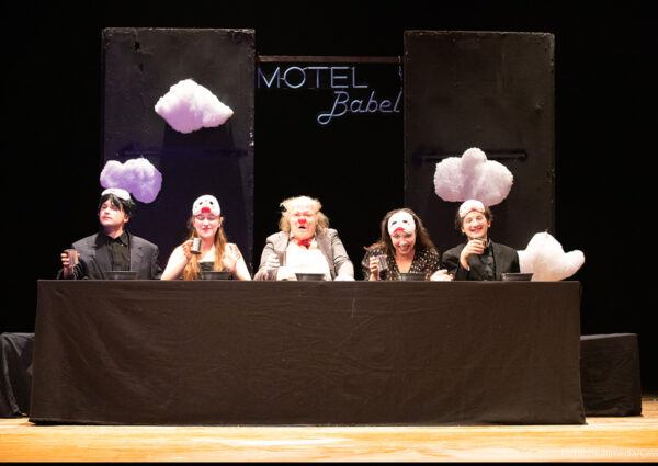 Compagnia teatrale Petit Soleil - Monte Babel