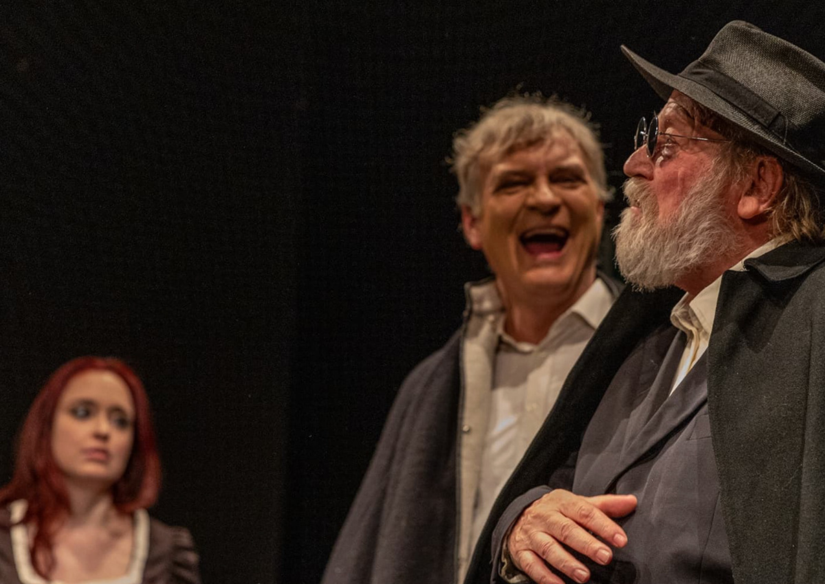 Compagnia teatrale Petit Soleil - Echi itagliani