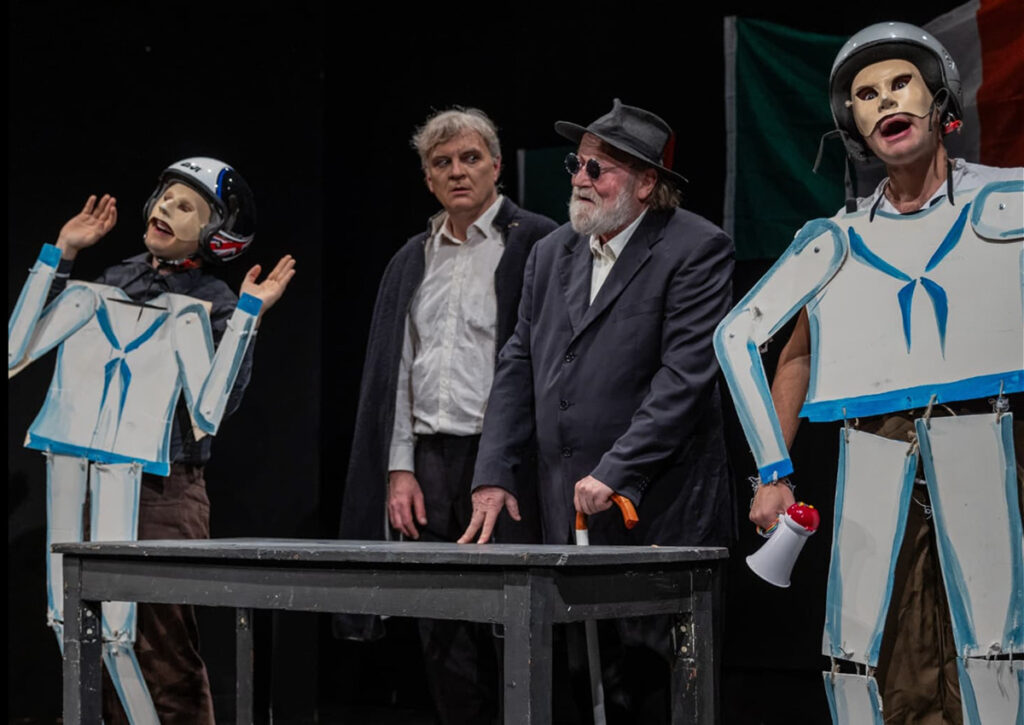 Compagnia teatrale Petit Soleil - Echi itagliani